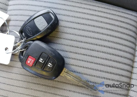 2013 Toyota Rav4 Le z USA, uszkodzony, nr VIN 2T3BFREV8DW091004